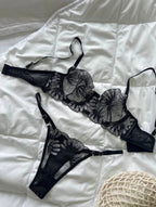 Valoire Lace Set