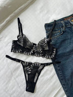 Valoire Lace Set