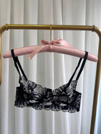 Valoire Lace Set